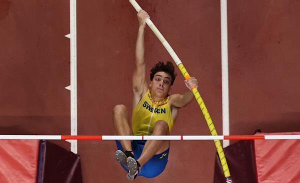 关于莱万多夫斯基在老鹰比赛中爆冷，突破纪录引发热议！的信息-开云正规网址